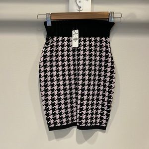 Express NWT XXS Houndstooth Skirt — Knit Black White Mini Warm Winter
